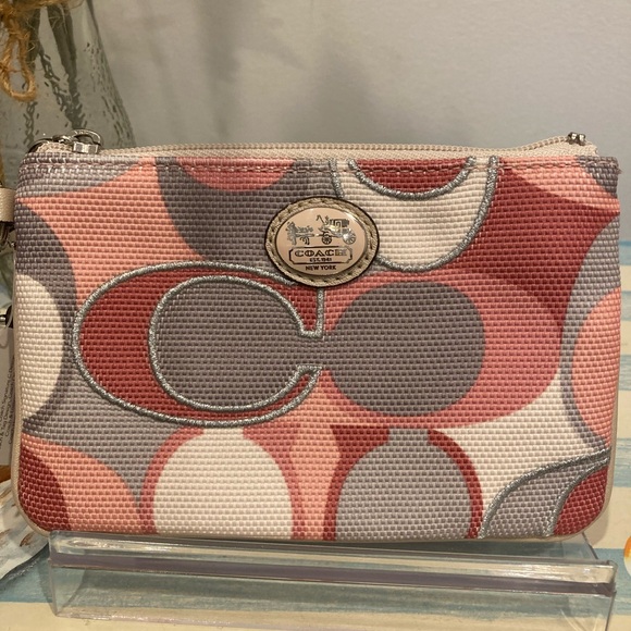 Coach Signature C Large Wristlet Soho Optic Pink Canvas Leather Trim - Picture 2 of 6